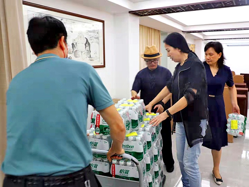 萬眾一心的抗疫行動